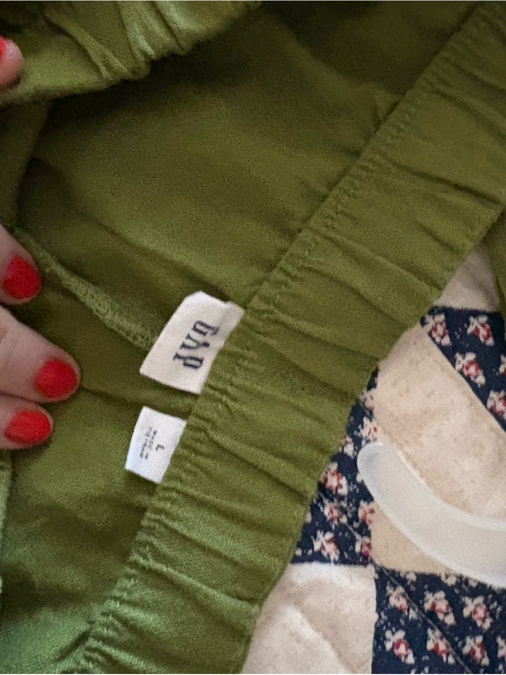 GAP linen blend shorts, 3” inseam - Picture 3 of 3